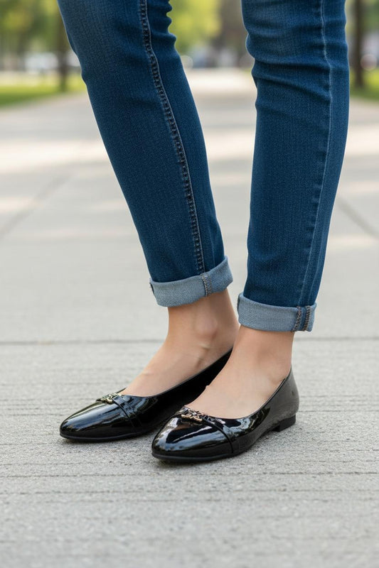 Midnight noir Flats Powerfull look and flower buckle