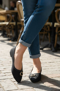 Elegant Black Flat Shoes